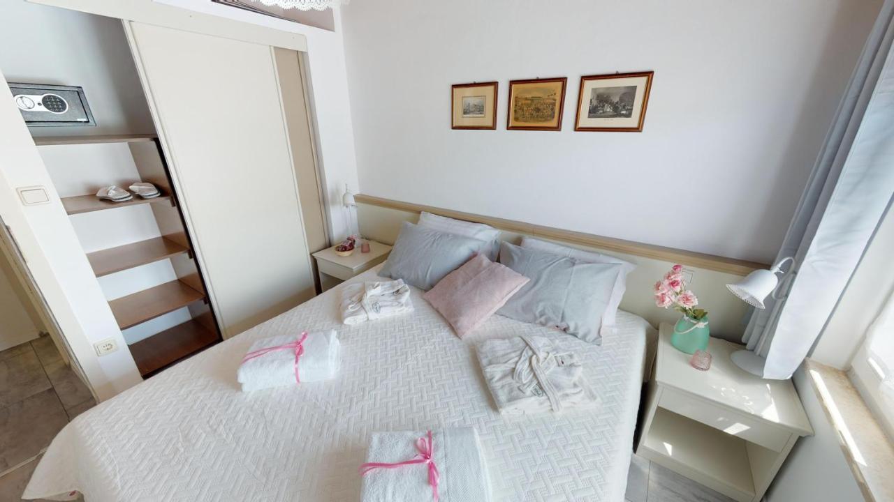 Lara Deluxe Superior 5 Star Apartment, Your Piece Of Heaven By The Sea & Park Novigrad (Istria) Exterior foto